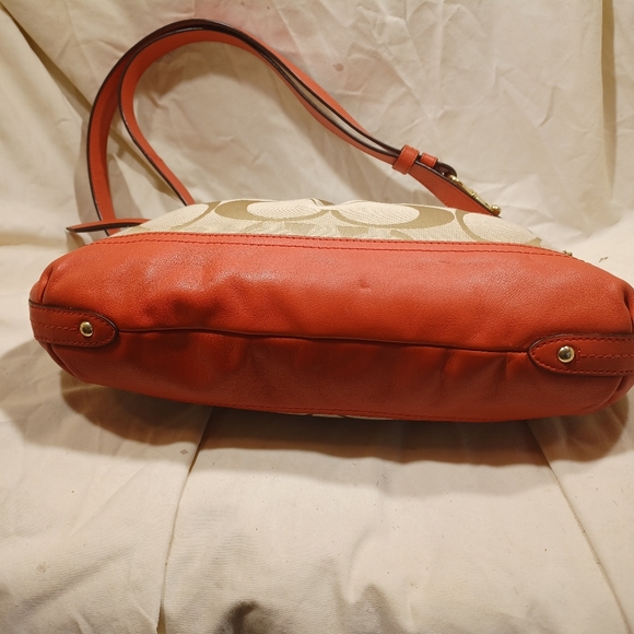 Coach signature crossbody or shoulder bag - Picture 7 of 11